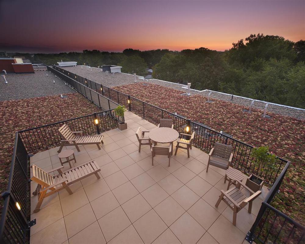 Execustay At York Place Apts إدينا المطعم الصورة